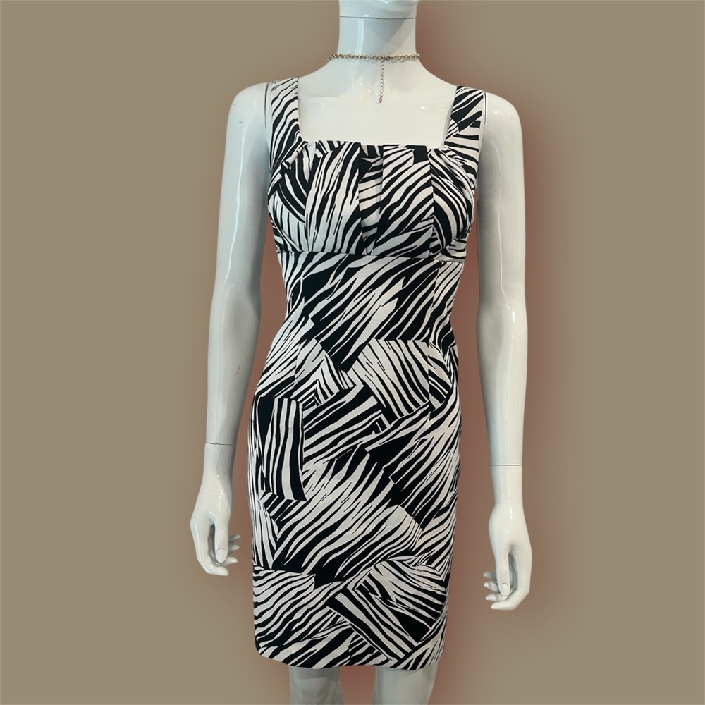 Black and White Sleeveless Sheath Midi Dress